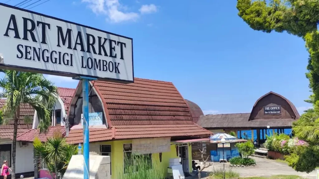Near Senggigi Port showing nearby attractions and activities for travelers
